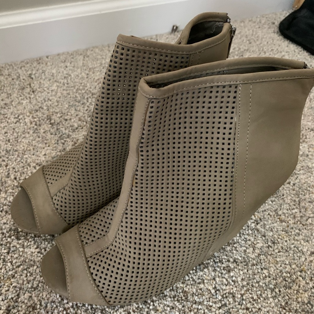 Loft 9 peep toe wedges